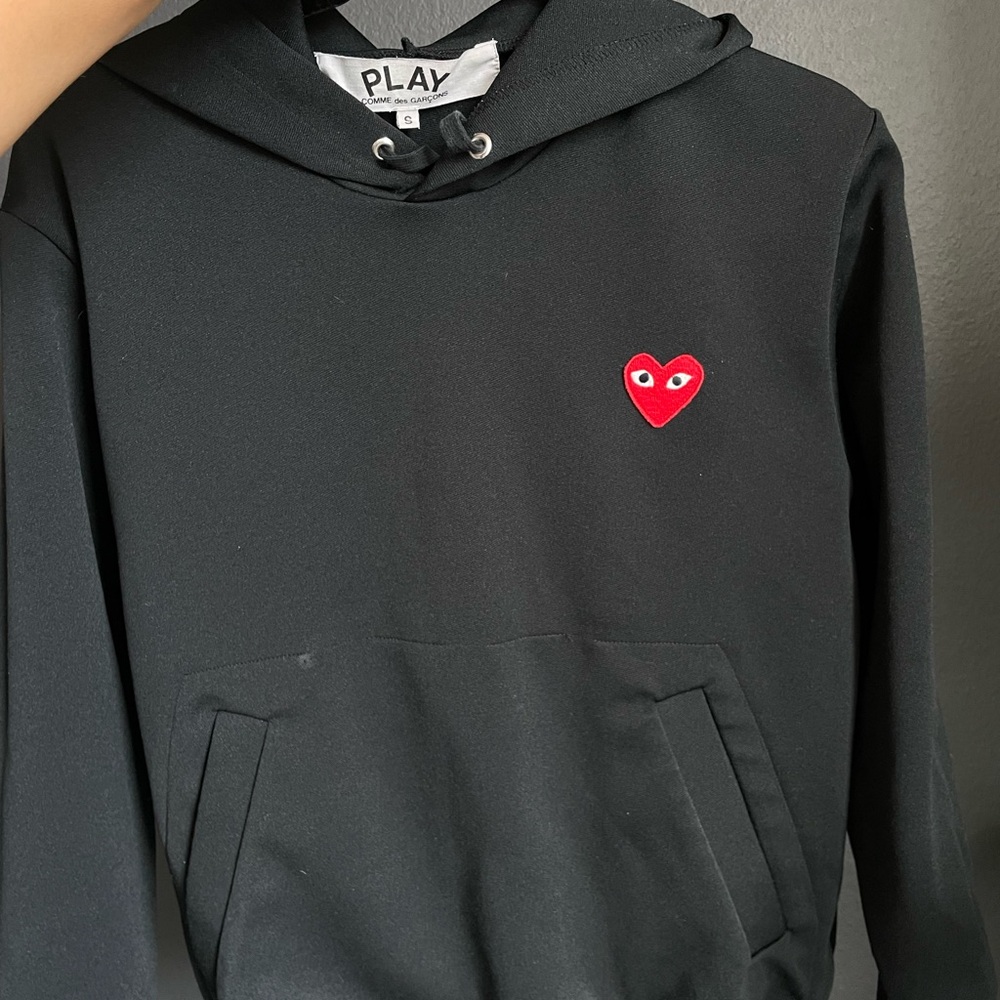 COMME DES GARÇONS PLAY hoodie 
Black Heart Patch Hoodie